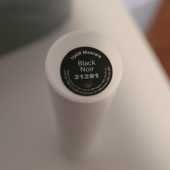 UPRISE MASCARA Cheekbone Beauty Black Full Size BNIB Brand New in Box Unused - Picture 5 of 13